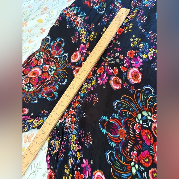 Patrons of Peace black floral wide leg crop jumpsuit size medium - Picture 14 of 15